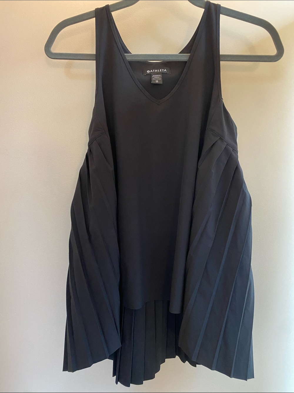 Athleta NWT Black Swing Forward Pleated Tank